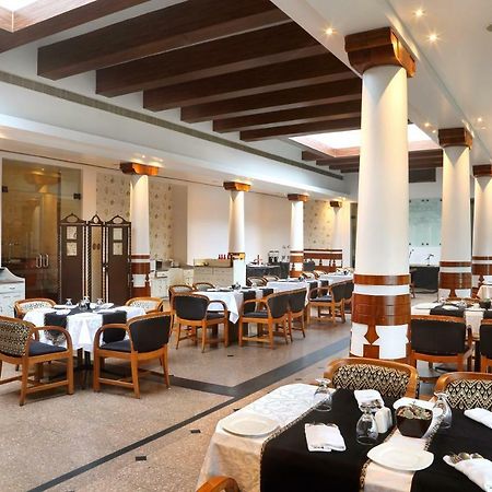 Hotel Maurya Patna Патна Экстерьер фото
