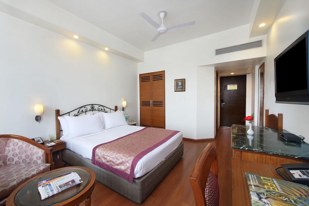 Hotel Maurya Patna Патна Экстерьер фото