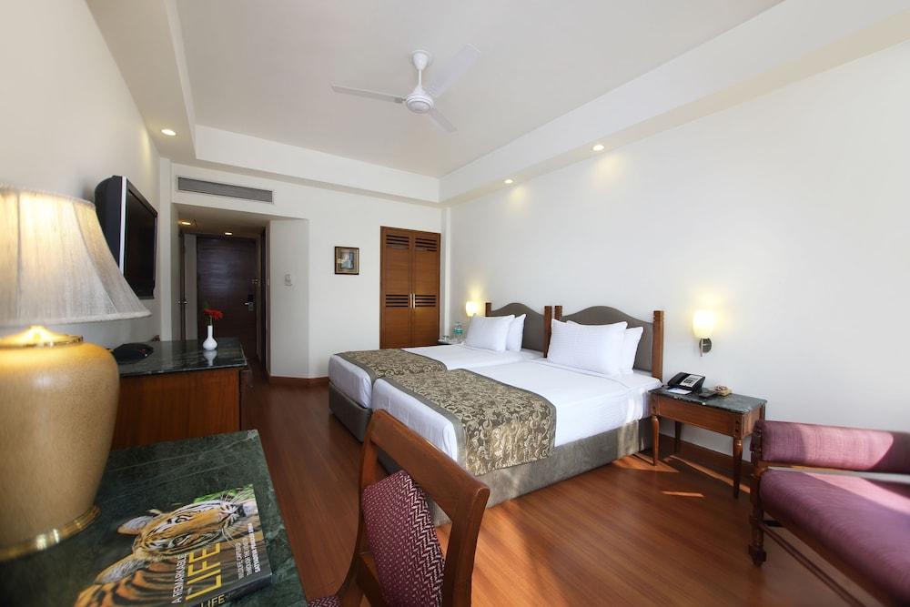 Hotel Maurya Patna Патна Экстерьер фото