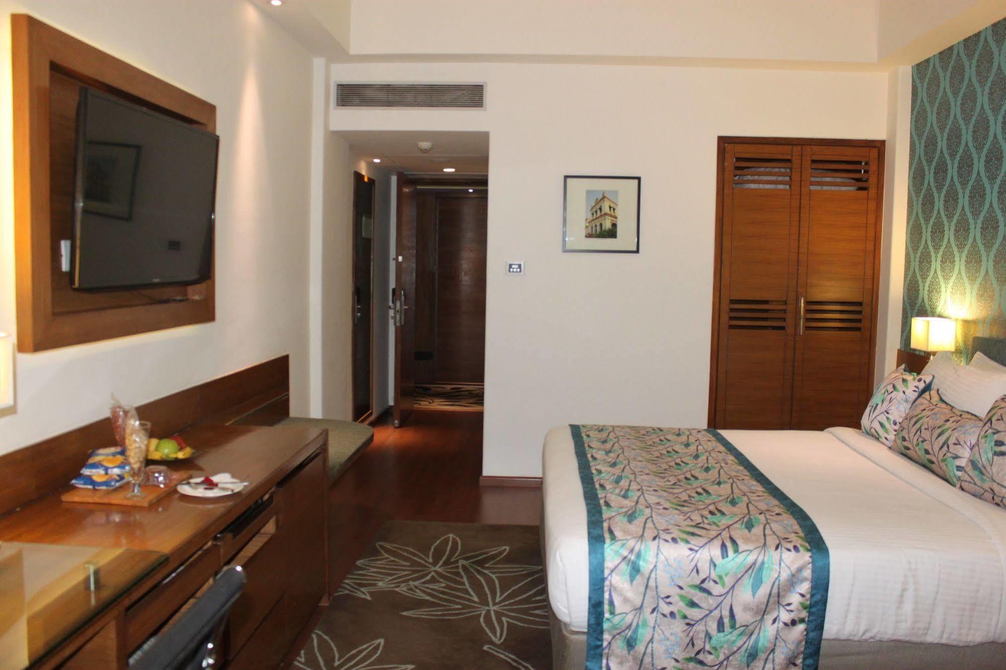 Hotel Maurya Patna Патна Экстерьер фото