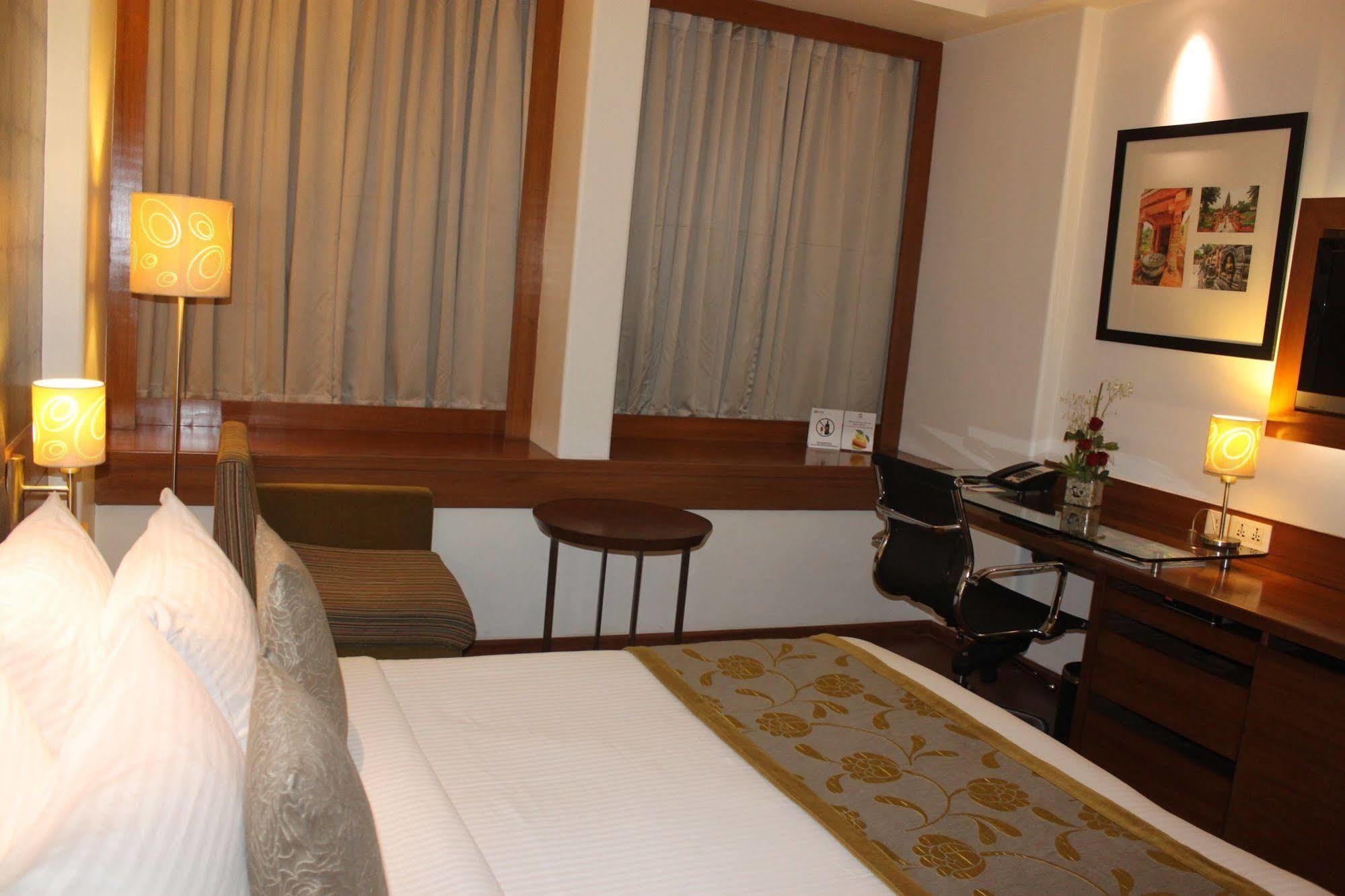 Hotel Maurya Patna Патна Экстерьер фото