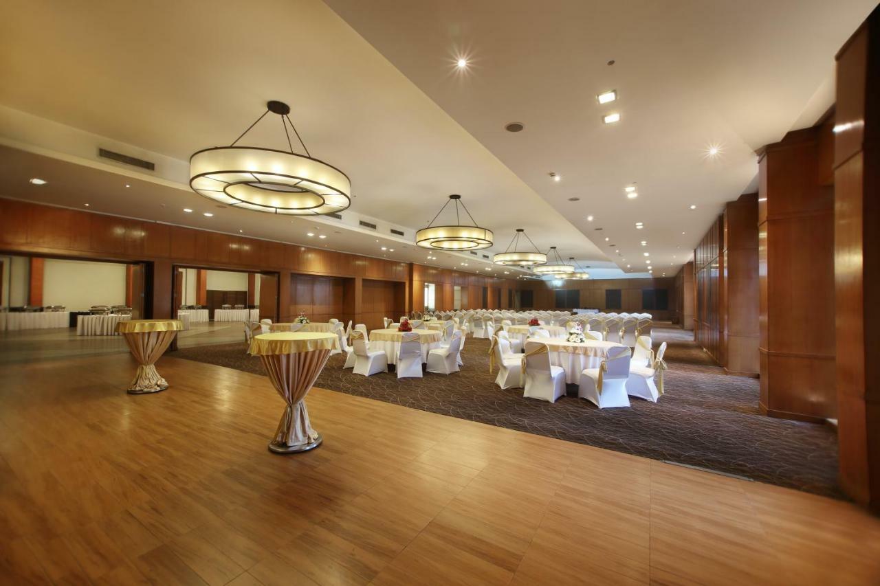 Hotel Maurya Patna Патна Экстерьер фото