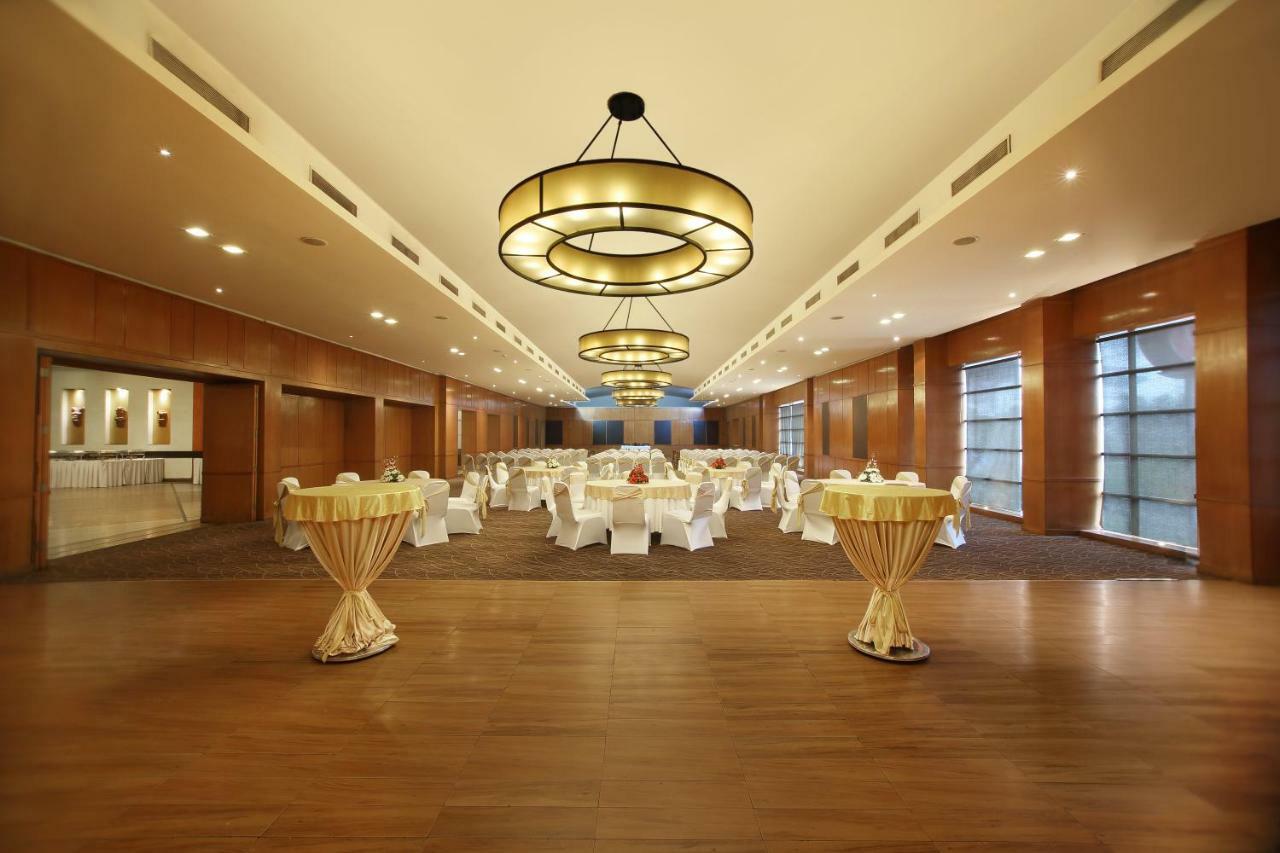 Hotel Maurya Patna Патна Экстерьер фото